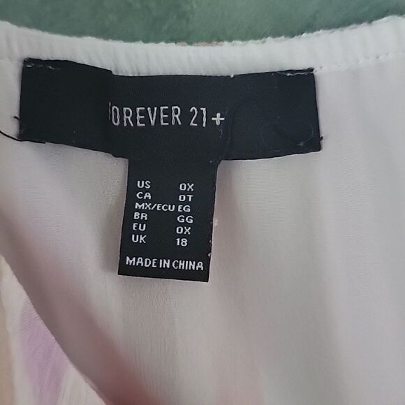 Plus striped romper with cut out and tie - Picture 8 of 8